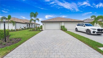 19564 Hinkley Dr in Estero, FL - Building Photo