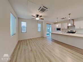 236 Log Pond Ln in Sacramento, CA - Building Photo - Building Photo