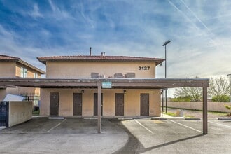 3129 N Walnut Rd in Las Vegas, NV - Building Photo - Building Photo