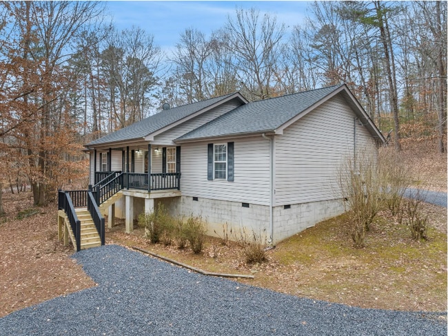 1469 Hickory Grove Rd in Ringgold, GA - Building Photo - Building Photo