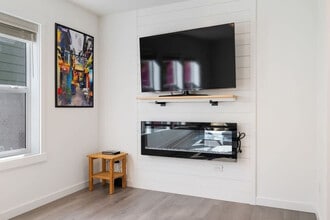 703 N 104th St in Seattle, WA - Building Photo - Building Photo