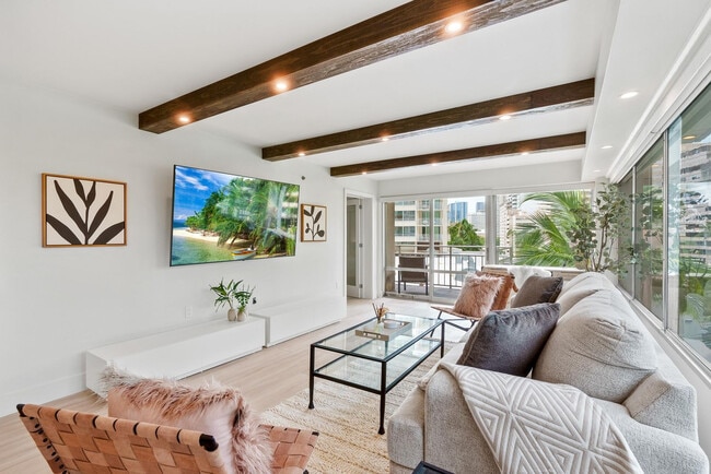 1777 Ala Moana Blvd in Honolulu, HI - Foto de edificio - Building Photo