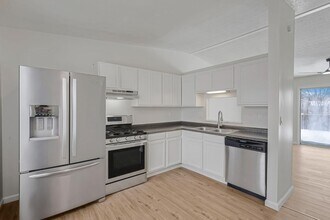 8408 Covered Wagon Ct in Powell, OH - Building Photo - Building Photo