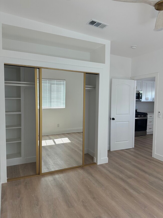 20127 Citronia St in Los Angeles, CA - Building Photo - Building Photo