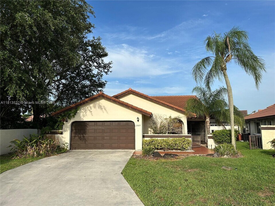 21615 Villa Nova Dr in Boca Raton, FL - Building Photo