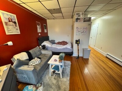 877 Beacon St, Unit 10 in Boston, MA - Foto de edificio - Building Photo