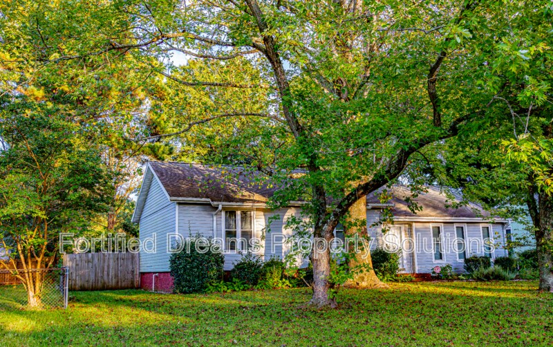 3618 Northfield Pl in High Point, NC - Building Photo