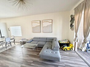 159 Berenger Walk in Royal Palm Beach, FL - Building Photo - Building Photo