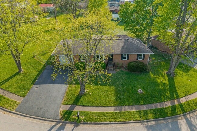 3611 Bahama Dr