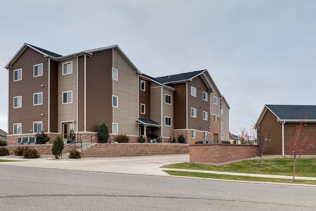 Sterling Crane Apartments in Williston, ND - Foto de edificio