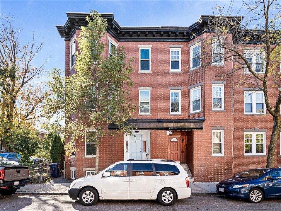 95 Florida St in Boston, MA - Foto de edificio