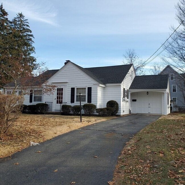 21 Sabin St Rentals in Springfield, MA