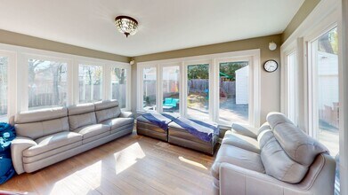 1768 Ella T Grasso Blvd in New Haven, CT - Building Photo - Building Photo