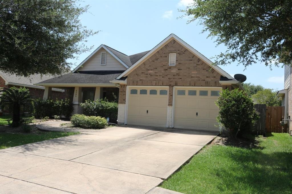 2307 Shadow Falls Ln in Pearland, TX - Foto de edificio