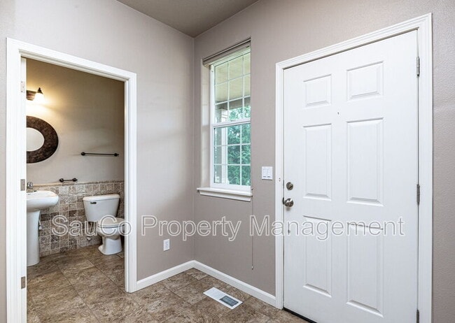 3722 SE Oakleaf St in Hillsboro, OR - Building Photo - Building Photo