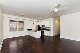 2500 Green Bay Rd in Evanston, IL - Building Photo - Building Photo