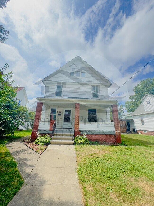 property at 428 N Pearl St