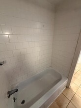 2 Wachusett St, Unit 4B in Lowell, MA - Building Photo - Building Photo