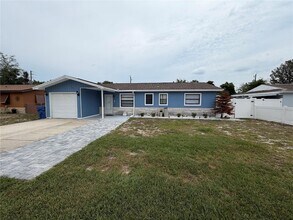 1767 Valencia Ave in Ormond Beach, FL - Foto de edificio - Building Photo