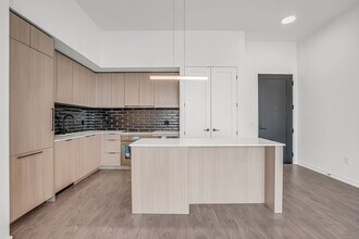 88 Bathurst St in Toronto, ON - Building Photo - Building Photo