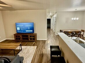 201 Gray St in Yukon, OK - Building Photo - Building Photo