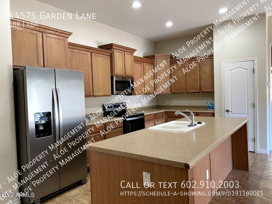 44575 Garden Ln in Maricopa, AZ - Building Photo