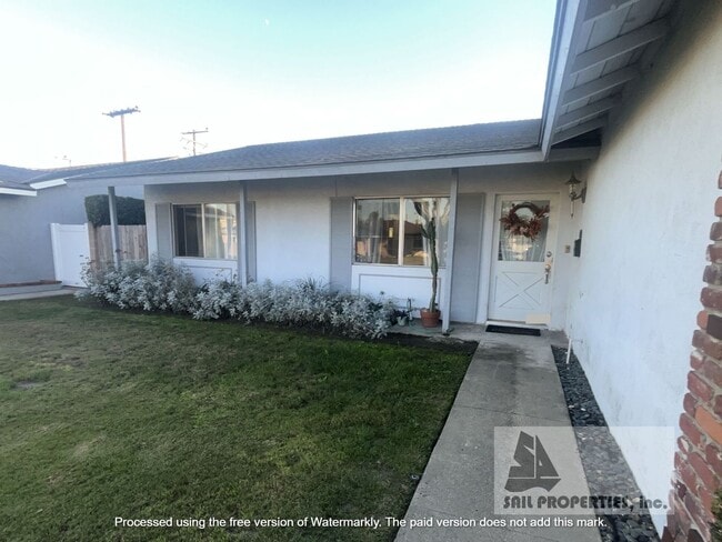 9134 Gardenia Ave in Fountain Valley, CA - Building Photo - Building Photo