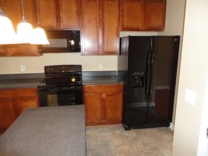 204 Trevor Ridge Dr in Holly Springs, NC - Building Photo - Building Photo