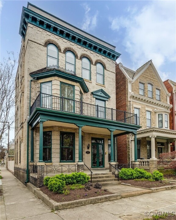 2001 W Grace St in Richmond, VA - Building Photo