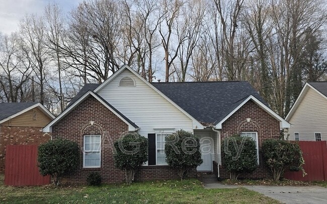 1912 Holly St in Charlotte, NC - Building Photo - Building Photo