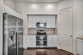 307 Enclave Cir in Horseshoe Bay, TX - Building Photo - Building Photo
