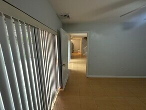 417 4th Ln in Palm Beach Gardens, FL - Building Photo - Building Photo