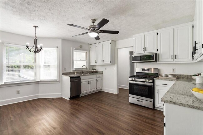 4011 Old Atlanta Rd in Suwanee, GA - Building Photo - Building Photo