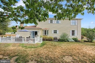 2527 Blarney Dr in Harrisburg, PA - Foto de edificio - Building Photo