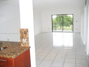 16051 Blatt Blvd in Weston, FL - Building Photo - Building Photo