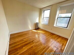 1152 Commonwealth Ave in Boston, MA - Building Photo - Building Photo