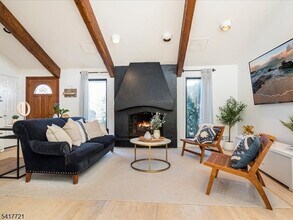 15 Windemere Rd in Verona, NJ - Building Photo - Building Photo