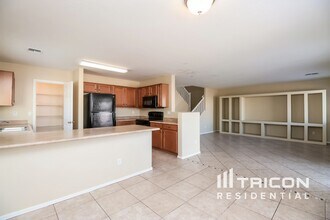 8332 W Crown King Rd in Tolleson, AZ - Building Photo - Building Photo