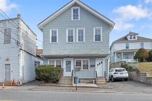 226 Glen Cove Ave in Glen Cove, NY - Building Photo