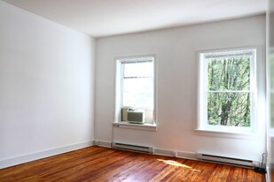 55 W Louther St in Carlisle, PA - Building Photo