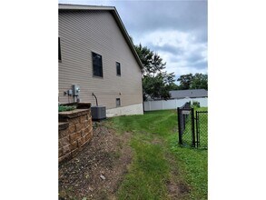 832 Laurel Ave in Hudson, WI - Building Photo - Building Photo