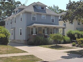 53 S Highland Ave, Unit 2 in Akron, OH - Building Photo - Building Photo