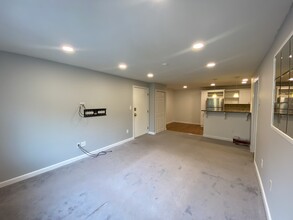 74 Beach St, Unit 3-6 in Woburn, MA - Building Photo - Building Photo