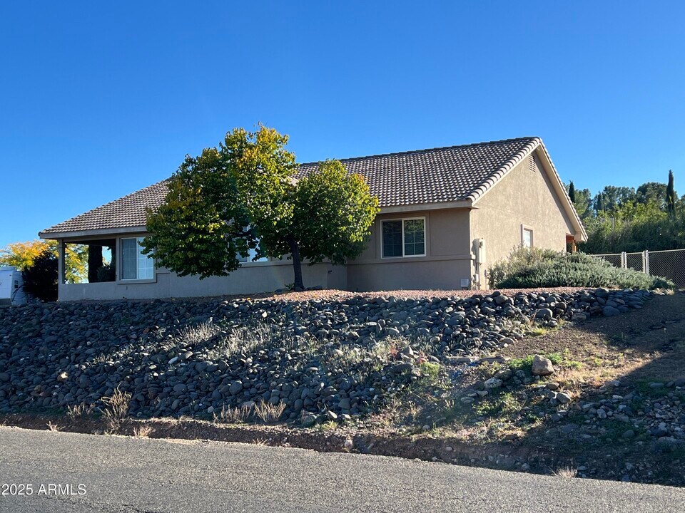 1225 E Elm St in Cottonwood, AZ - Building Photo