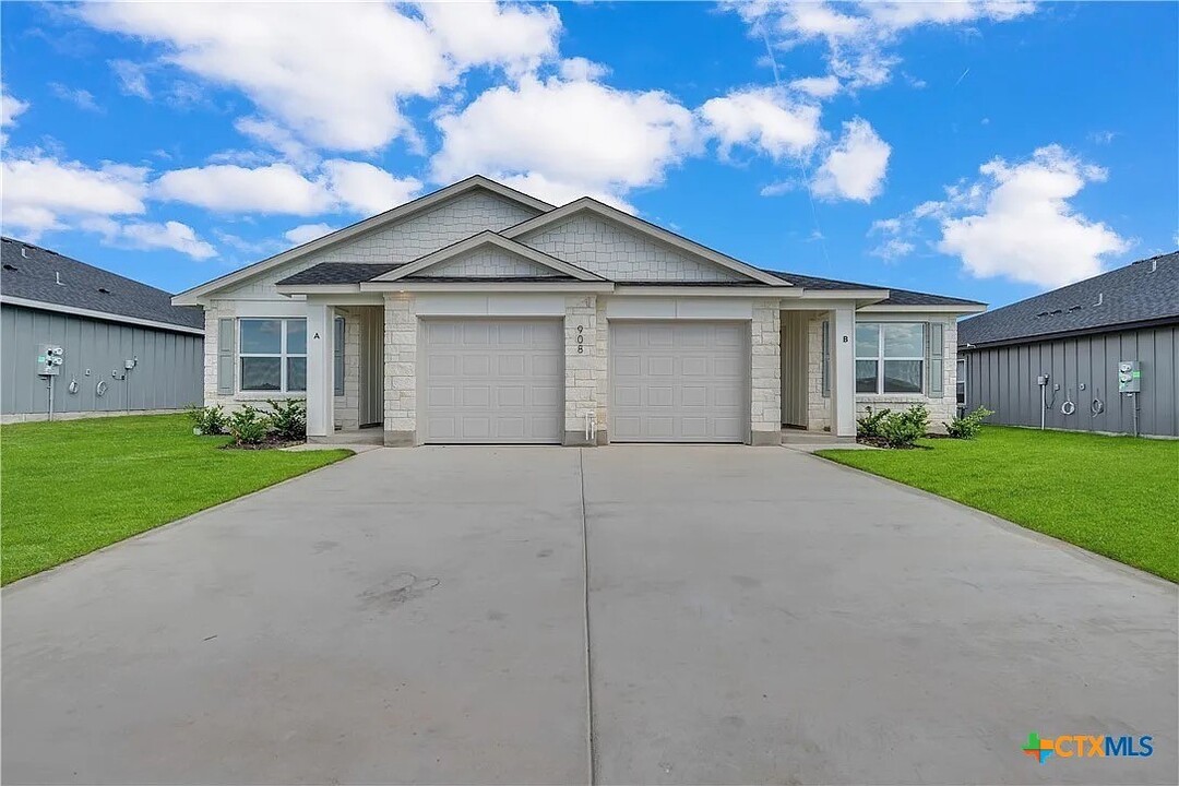 908 Smoke Tree Lane in Killeen, TX - Foto de edificio