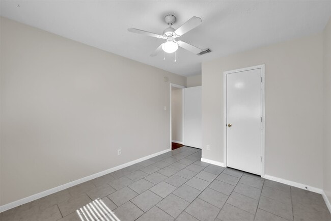 property at 10914 Waterview Cir