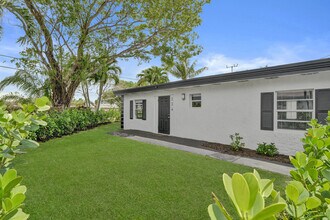 234 NE 14th Ave in Pompano Beach, FL - Foto de edificio - Building Photo
