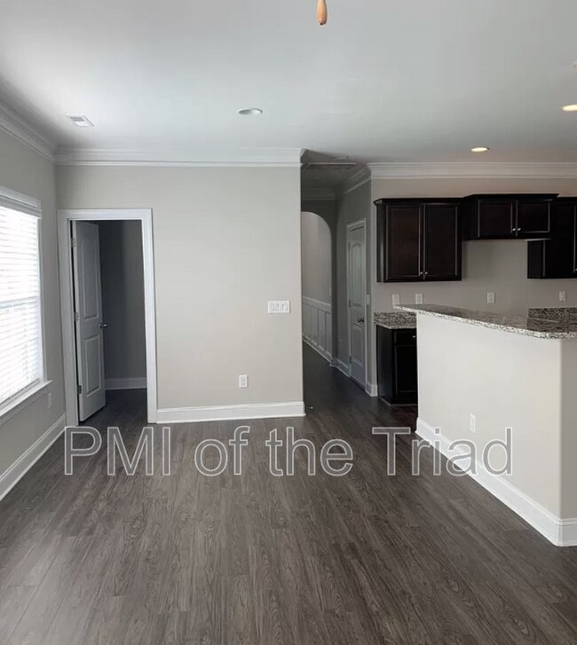 868 Silver Leaf Dr in Winston-Salem, NC - Building Photo - Building Photo