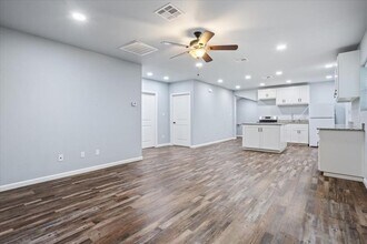 117 Emma St in Bartlett, TX - Building Photo - Building Photo