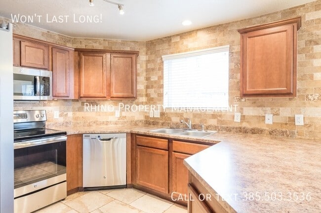 56 E Resaca Dr in Sandy, UT - Foto de edificio - Building Photo